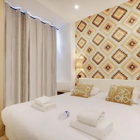 Place D'italie Modern & Renovated 3bd For 10guests Apartment *