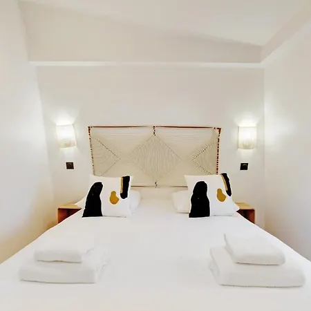 Place D'italie Modern & Renovated 3bd For 10guests Apartment *